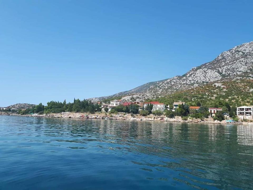 Apartmani Ivankovic Karlobag Exterior foto
