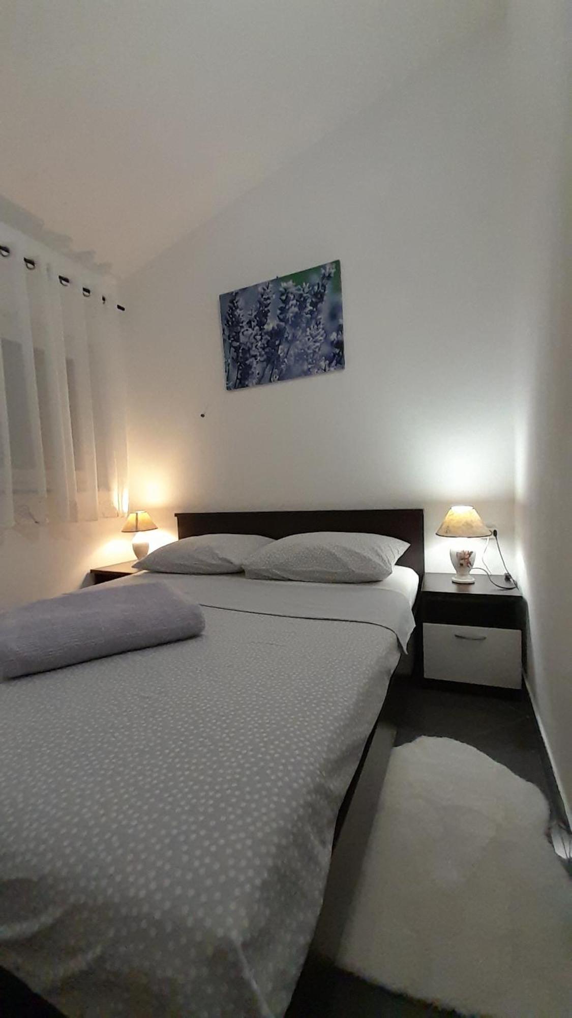 Apartmani Ivankovic Karlobag Cameră foto